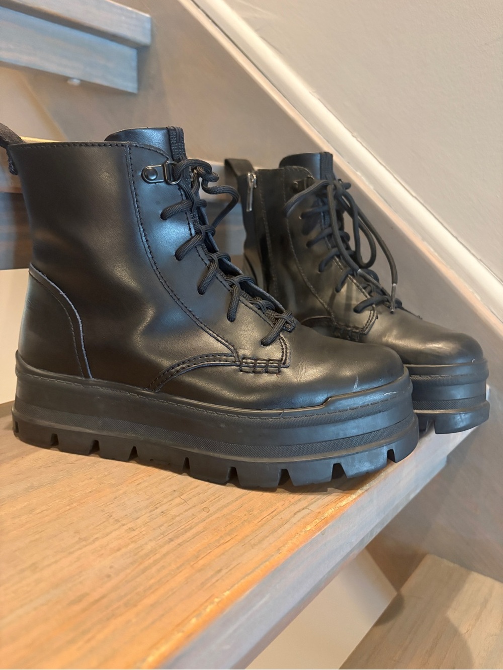 Ugg Sidnee Waterproof Leather Zip Platform Combat Boots Size 6